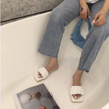 Load image into Gallery viewer, AMY SLIPPERS