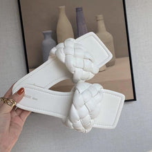 Load image into Gallery viewer, AMY SLIPPERS