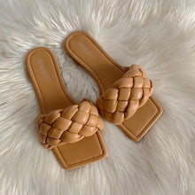 Load image into Gallery viewer, AMY SLIPPERS