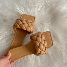 Load image into Gallery viewer, AMY SLIPPERS
